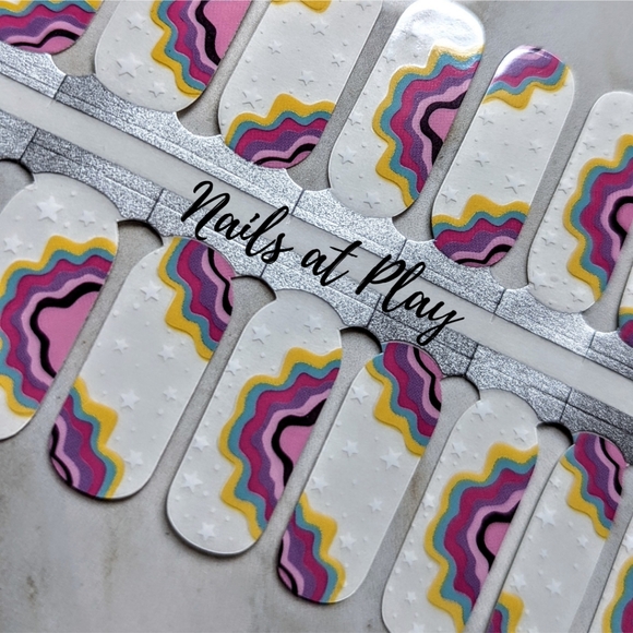 5 for $15 Nail Wraps- Grove (transparent) - Picture 2 of 4